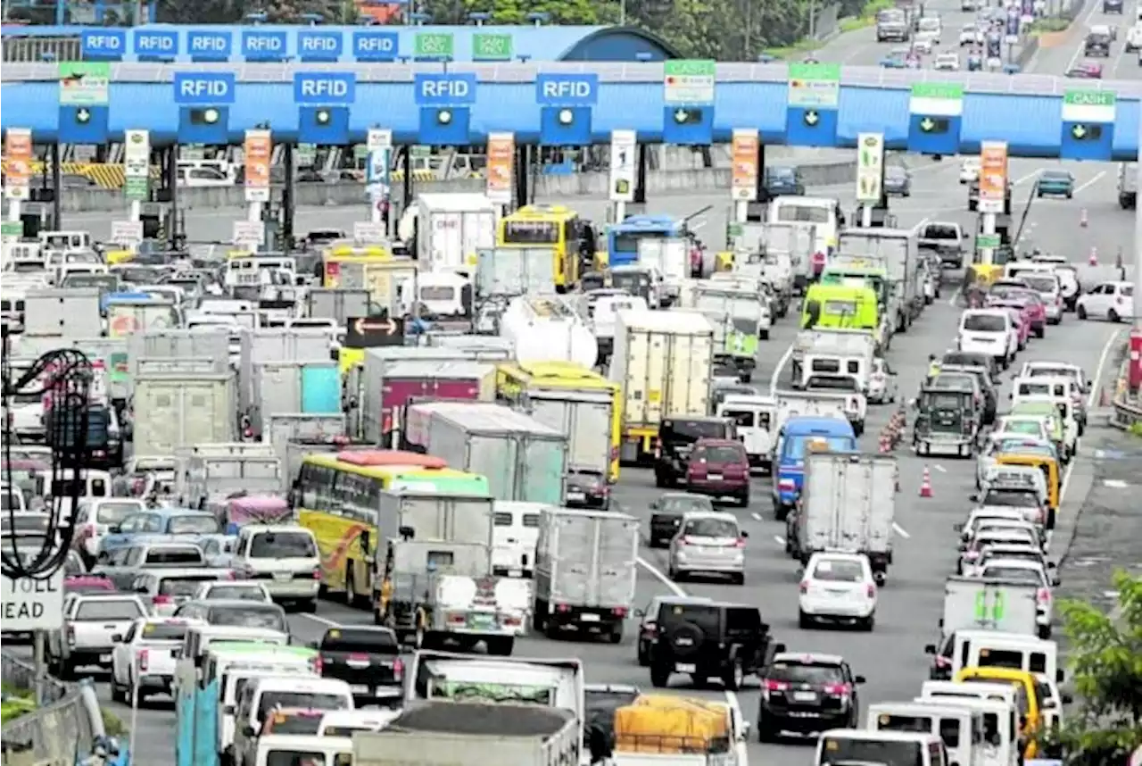 Senators buck NLEx toll fee hike, tell operator to fix traffic first