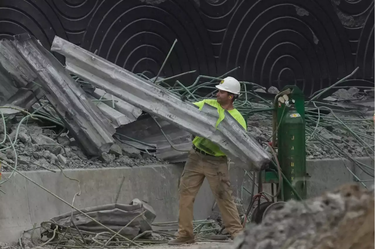 Penn. using tons of recycled glass to rebuild collapsed I-95