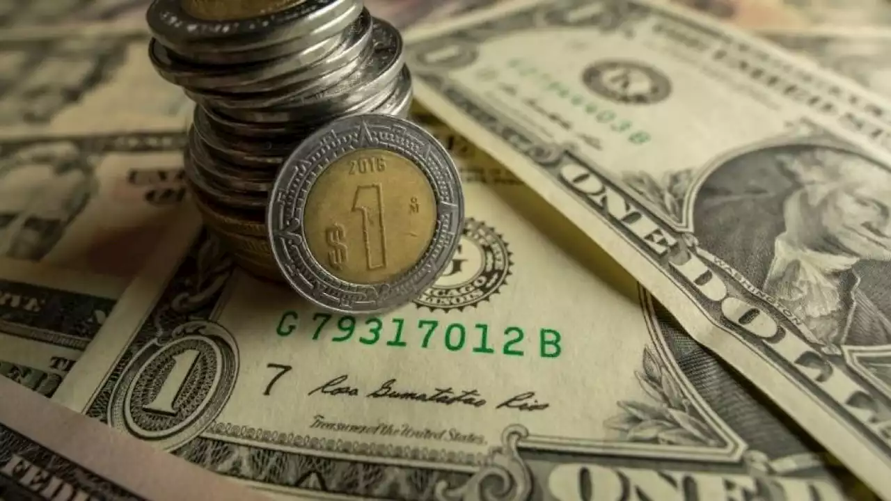 Peso mexicano toca mejor nivel desde 2016 y bolsa sube