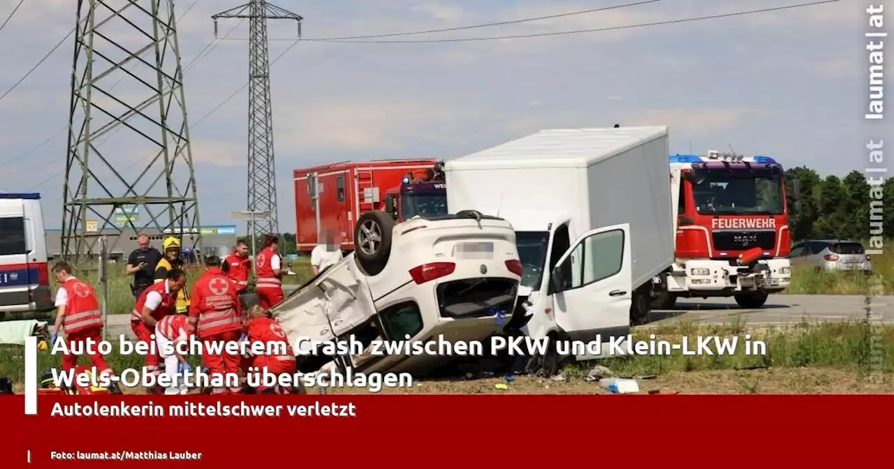 Auto bei schwerem Crash zwischen PKW und Klein-LKW in Wels-Oberthan überschlagen | laumat|at