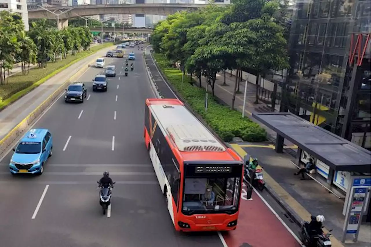 Uji Coba Rute Bandara Soetta-Terminal Kalideres, Dishub DKI Siapkan 15 Bis TransJakarta