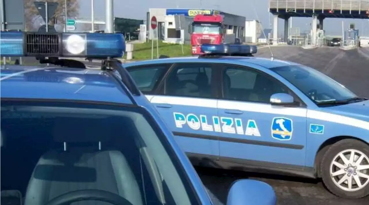 Grottaferrata (Roma), Tir va contromano: sei feriti