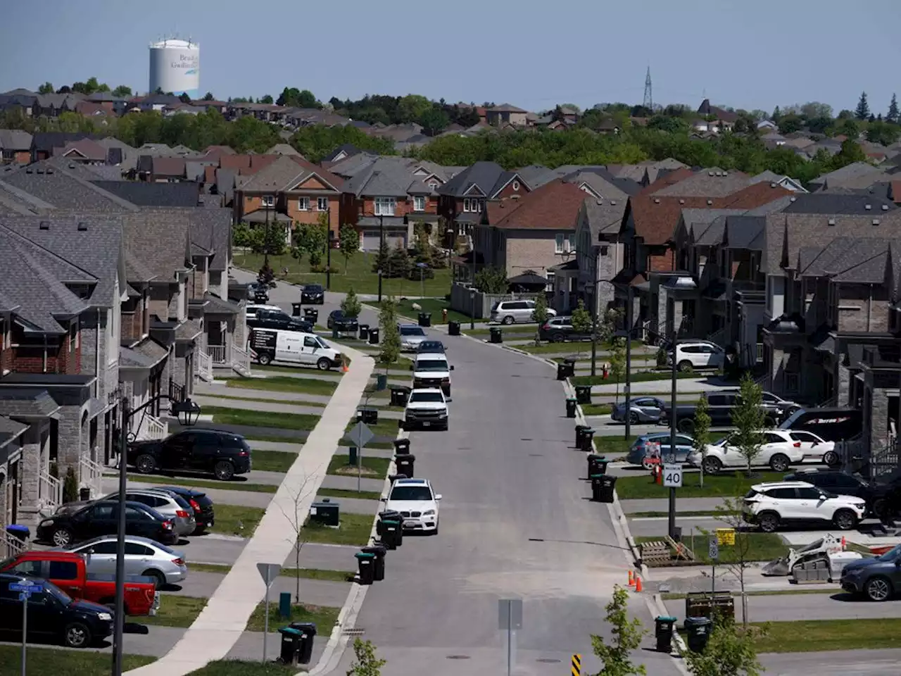 Housing stock grew faster than population in Vancouver and Toronto, StatCan finds