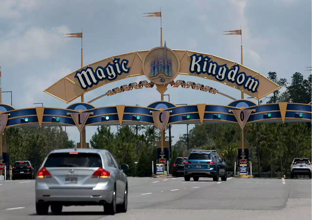 Florida Nazis spotted outside children's museum chanting 'f*** you Biden'