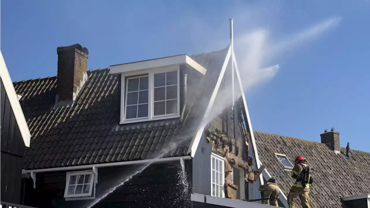 Groot alarm voor woningbrand op Marken