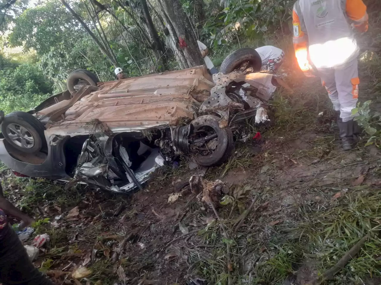 Conductor murió luego de perder el control de su carro y chocar contra un camión - Pulzo