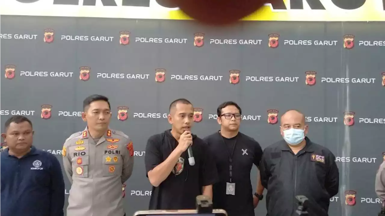 Polda Metro Ringkus Puluhan Lansia yang Asyik Judi Pakyu dan Tashio |Republika Online