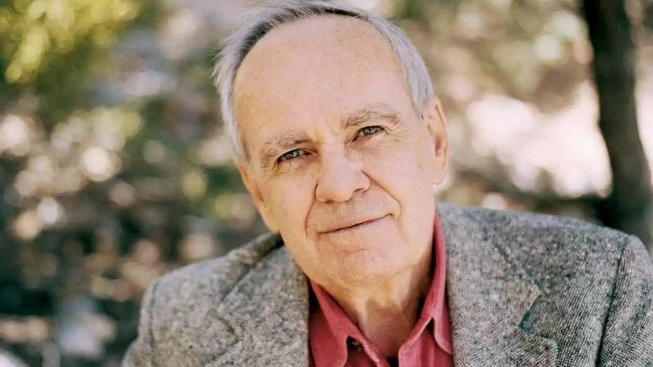 Cormac McCarthy, Pulitzer Prize-winning author of The Road, dies at 89