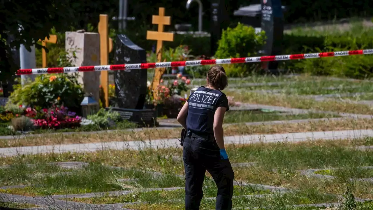 Baden-Württemberg: Festnahmen nach Anschlag auf Trauergemeinde