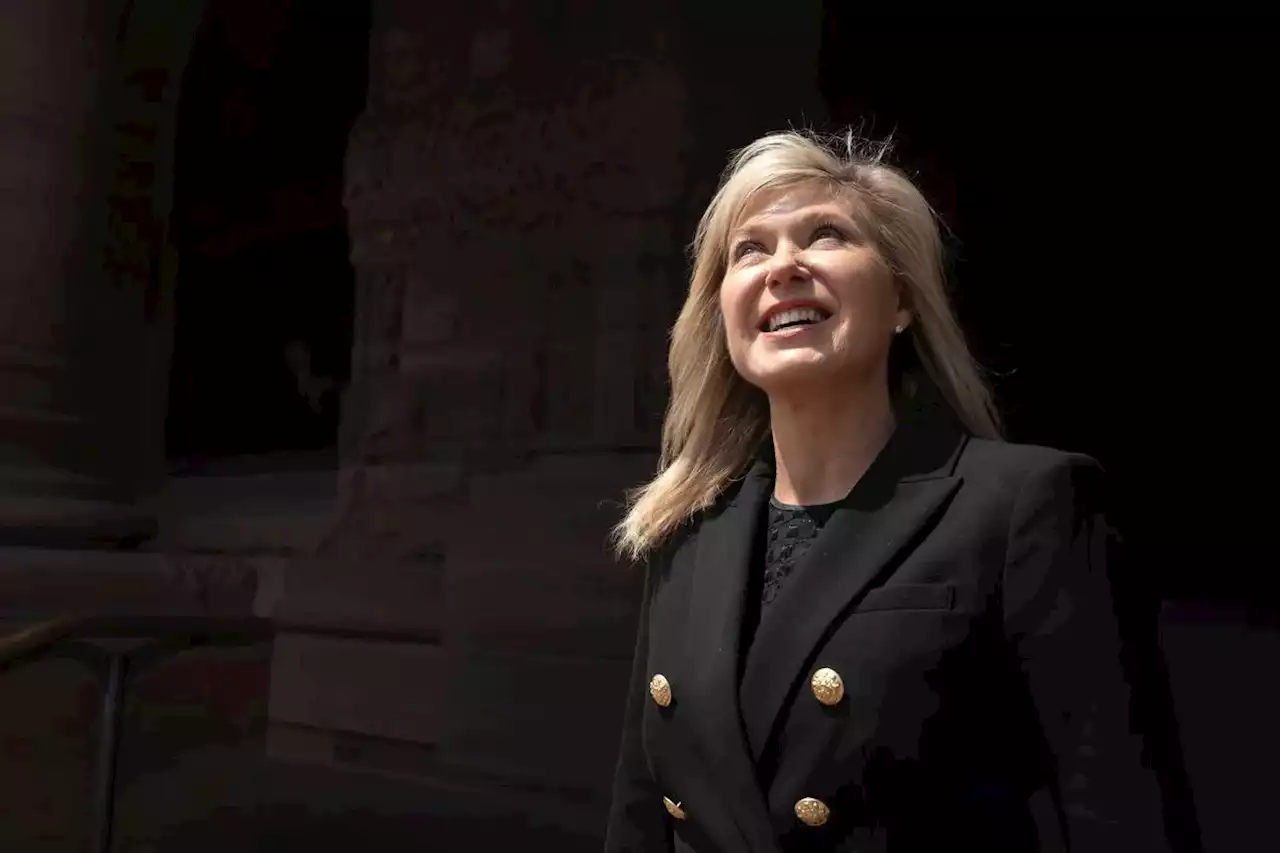 Bonnie Crombie officially registers as Ontario Liberal leadership candidate