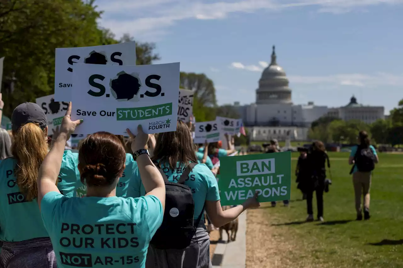 House Democrats Are Pushing to Force a Vote on Banning Assault Weapons