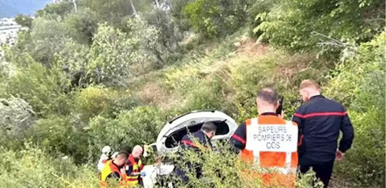 Idosa cai com carro de altura de 50 metros, fica presa por dias e sobrevive