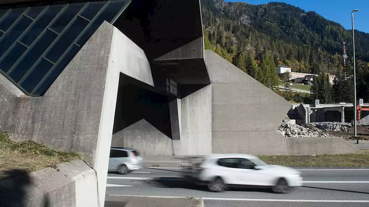 Gotthardtunnel in beide Richtungen gesperrt