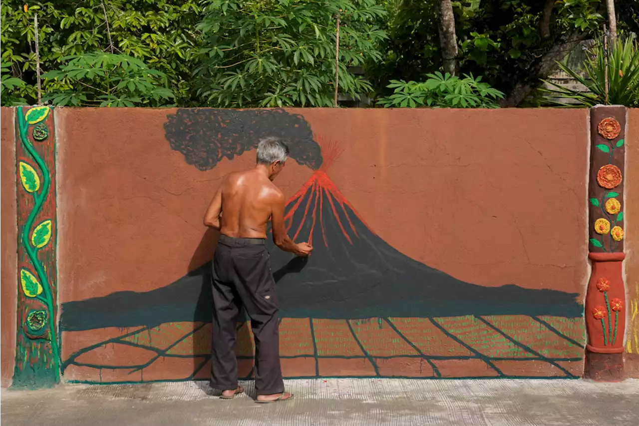 Mayon eruption can last for months | Associated Press