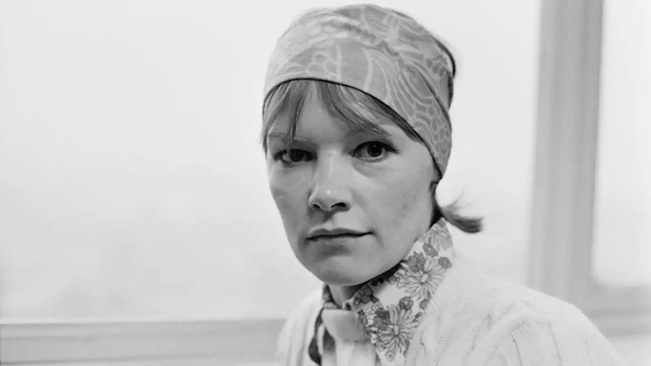 Two-time Oscar-winning actress Glenda Jackson dies at age 87 | CNN