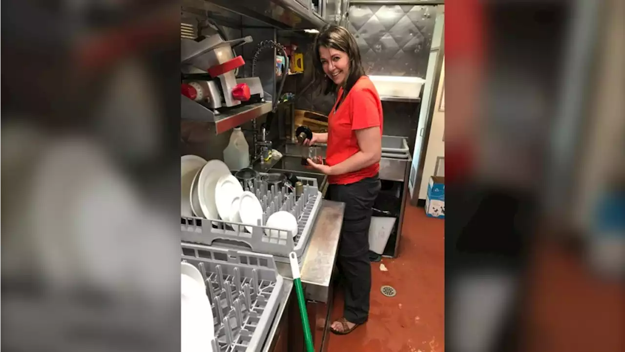 Alberta Premier Danielle Smith selling her rail car restaurant