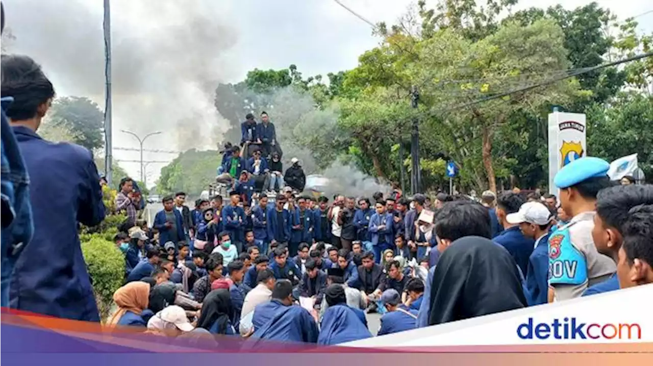 Kampus Trunojoyo Sering Kemalingan Motor, Mahasiswa Demo Polres Bangkalan