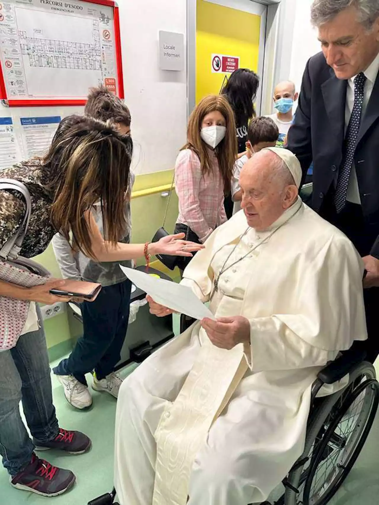 El papa Francisco saldrá del hospital Gemelli este viernes según el Vaticano