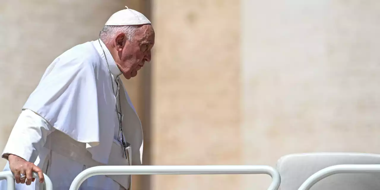 Après son opération, le pape François quittera l'hôpital vendredi