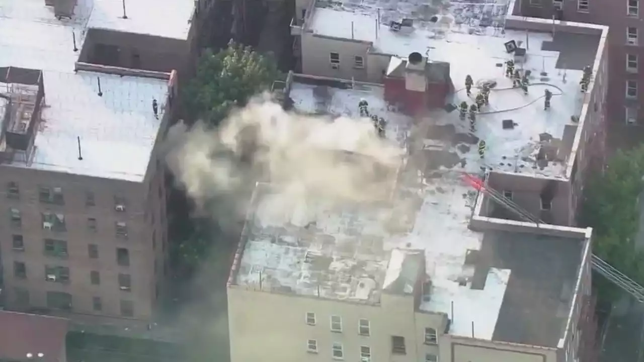 Bronx apartment fire leaves 2 dead