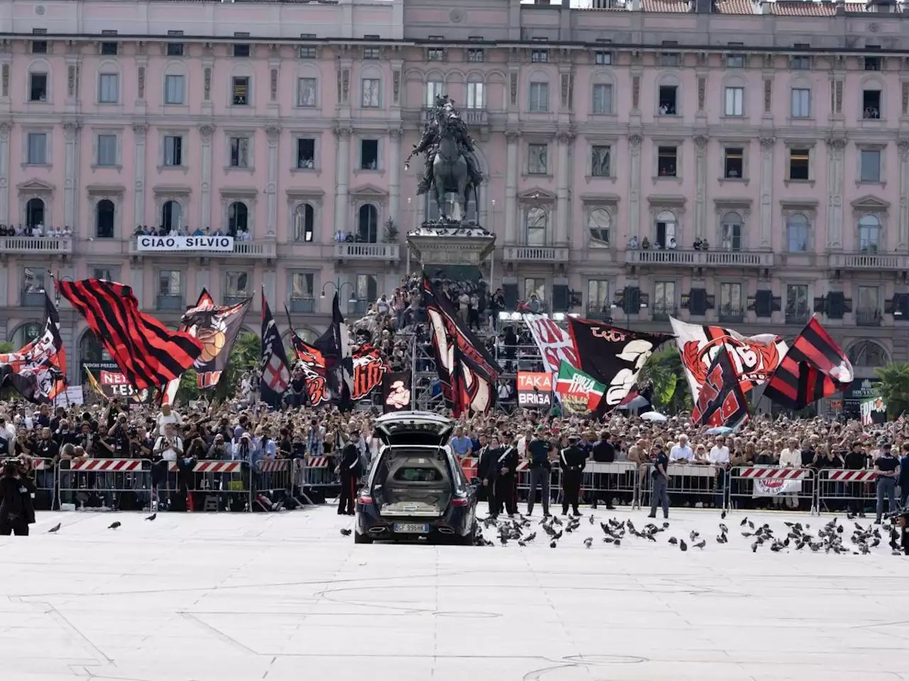 L'Italia si ferma per il Cav: share oltre il 70% per i funerali in diretta