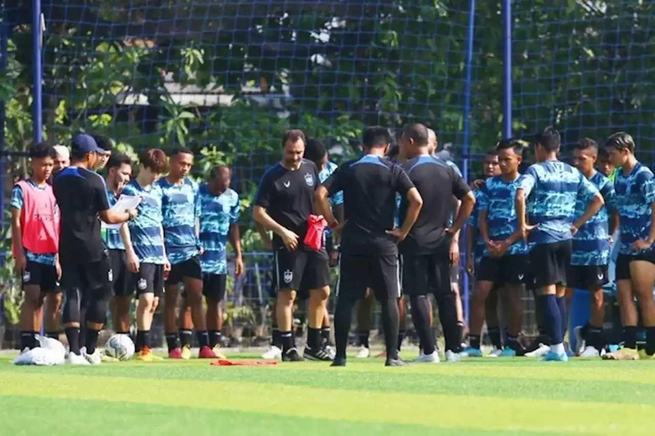 Gilbert Agius Soroti Build-up Laskar Mahesa Jenar Hadapi Liga 1 - Jawa Pos