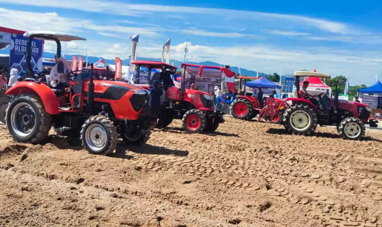 Yang Unik di Penas Tani, Lomba Balap Traktor di Arena Geltek Alsintan