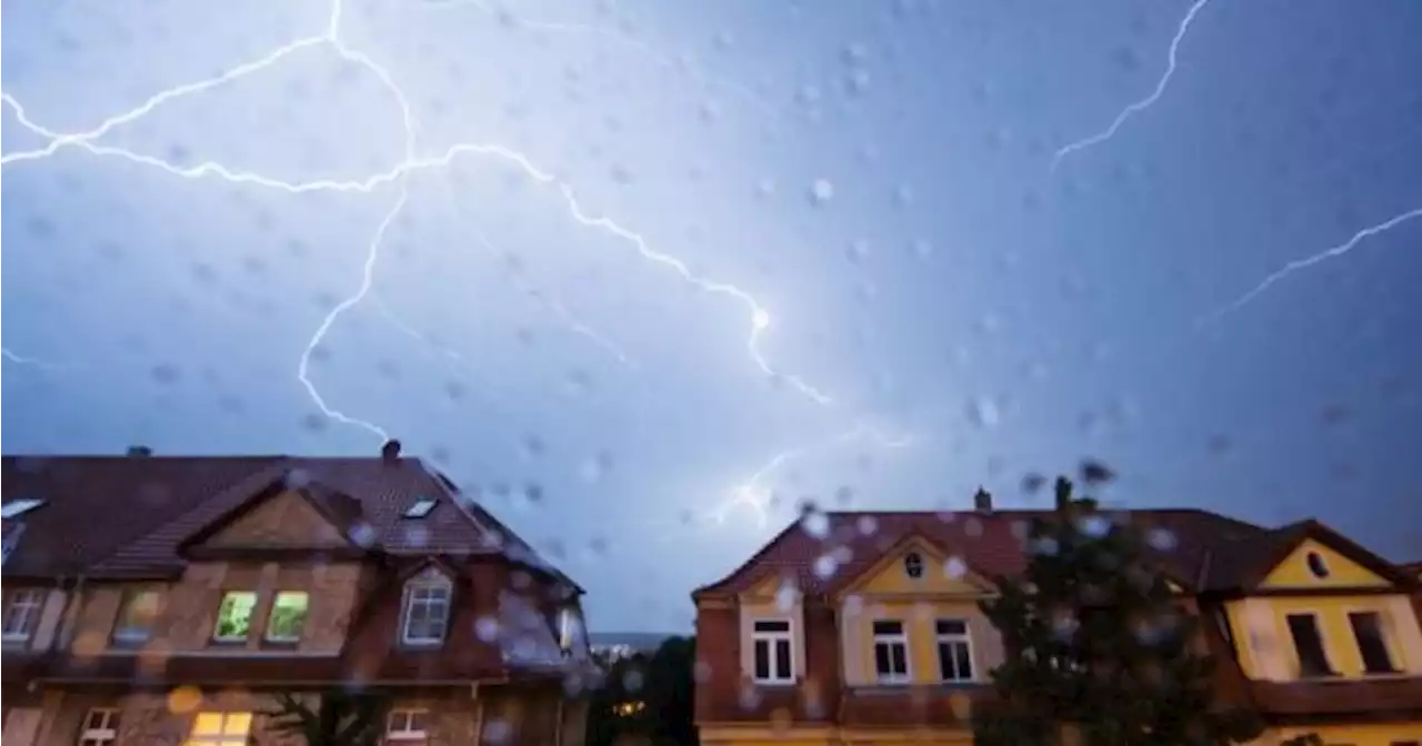 Met Éireann issues fresh thunderstorm warning for 13 counties | JOE.ie