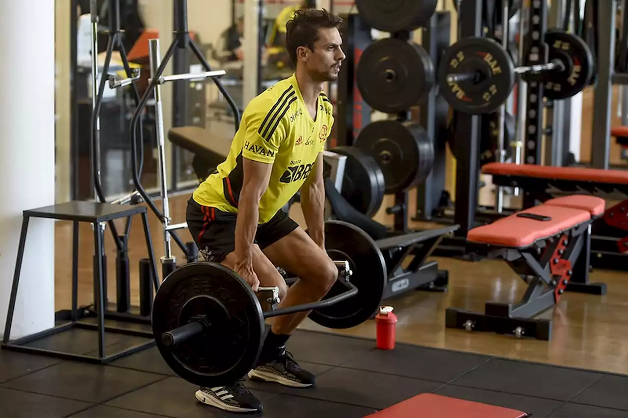 Rodrigo Caio deve deixar o Flamengo, mas Sampaoli ainda conta com zagueiro; entenda situação