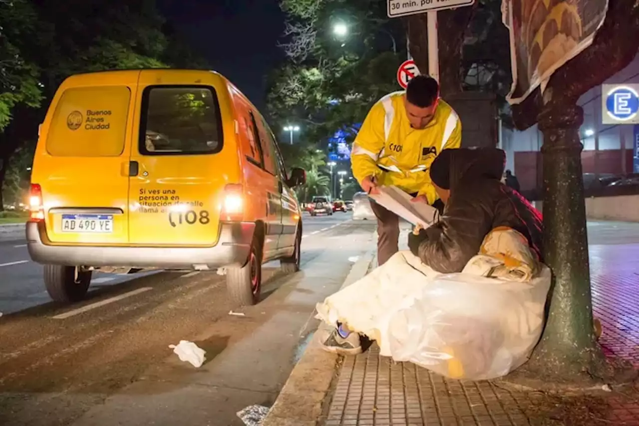 En medio del frío, ya son tres las personas en situación de calle que murieron, según los registros de las organizaciones