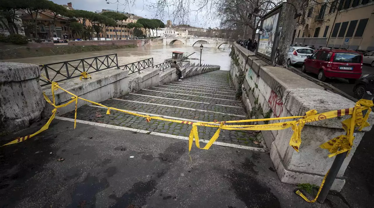 Maltempo, a Roma chiuse le banchine del Tevere