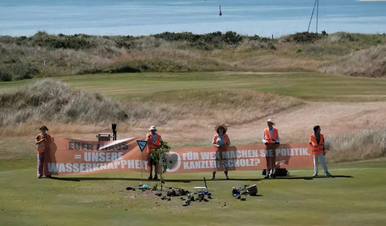 Protest gegen Reiche: „Letzte Generation“ gräbt Luxus-Golfplatz um