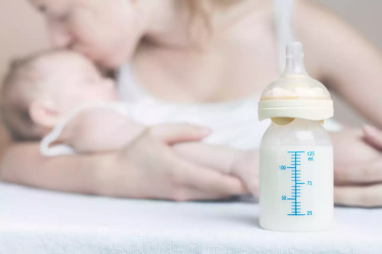 What is the impact of maternal SARS-CoV-2 booster vaccination on antibodies in blood and breast milk?