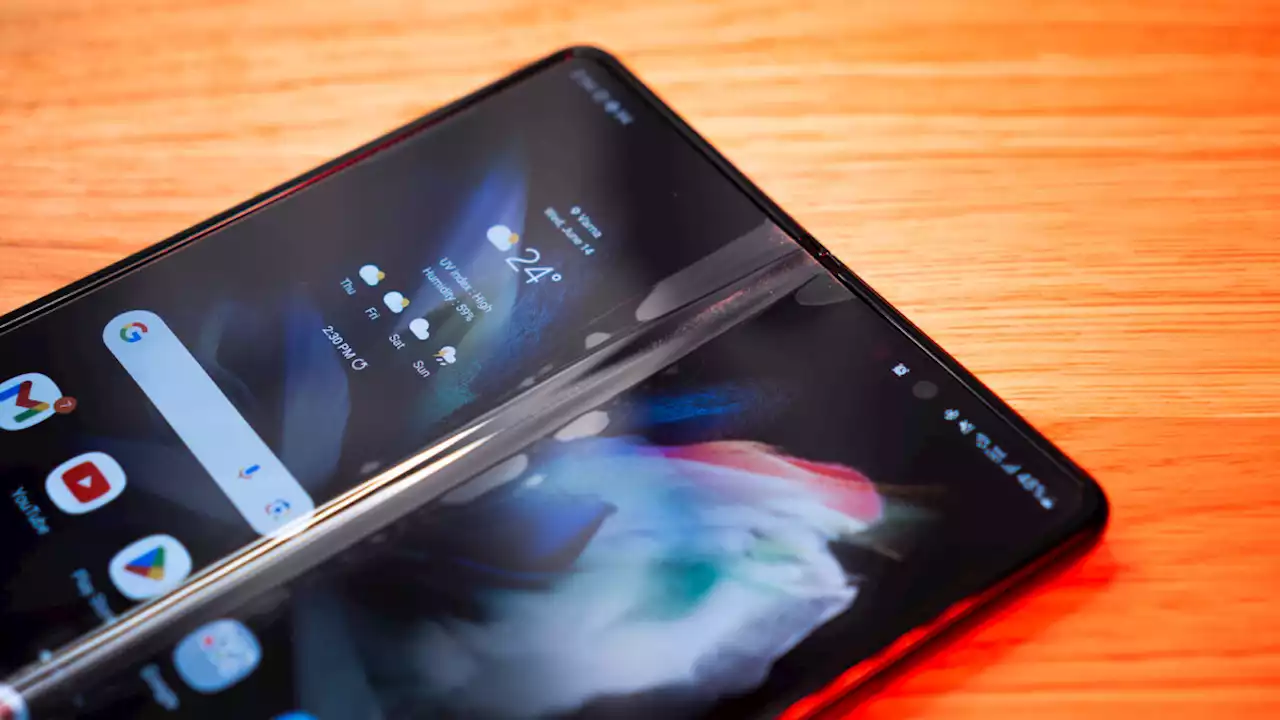 What to do if your Galaxy Z Fold or Z Flip inner screen protector starts peeling