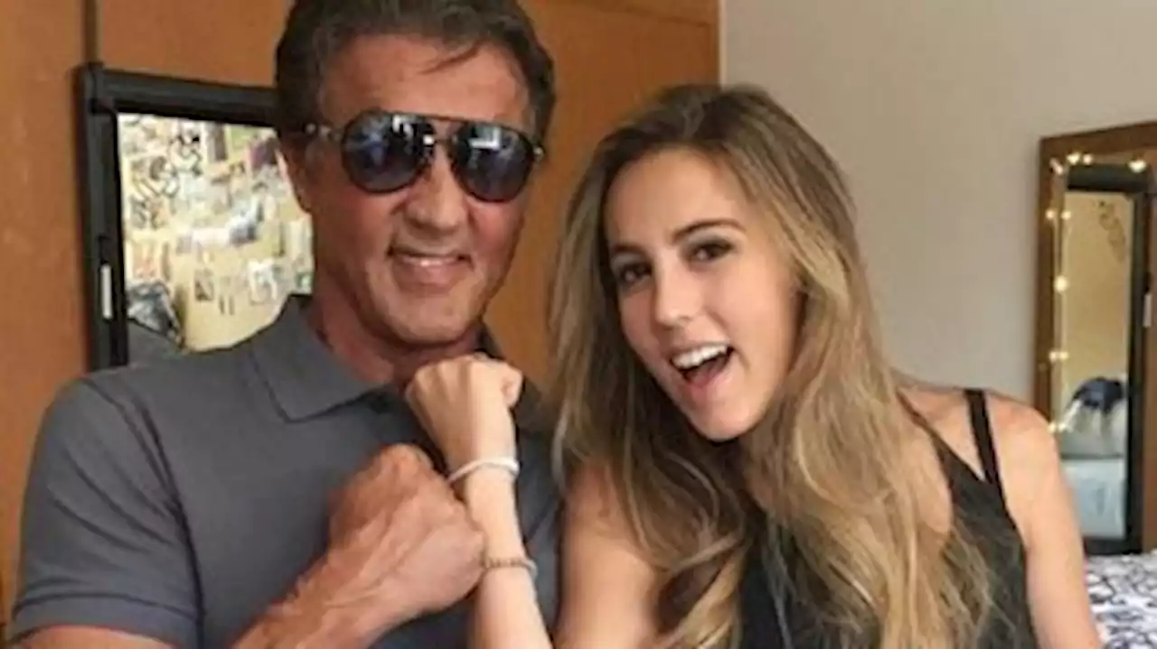 Filha de Sylvester Stallone revela que nasceu com um buraco no coração: 'Traumatizante'