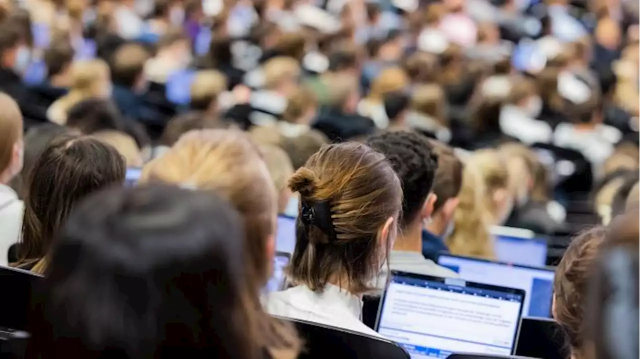 Fast ein Drittel der Berliner Studierenden wohnt bei den Eltern