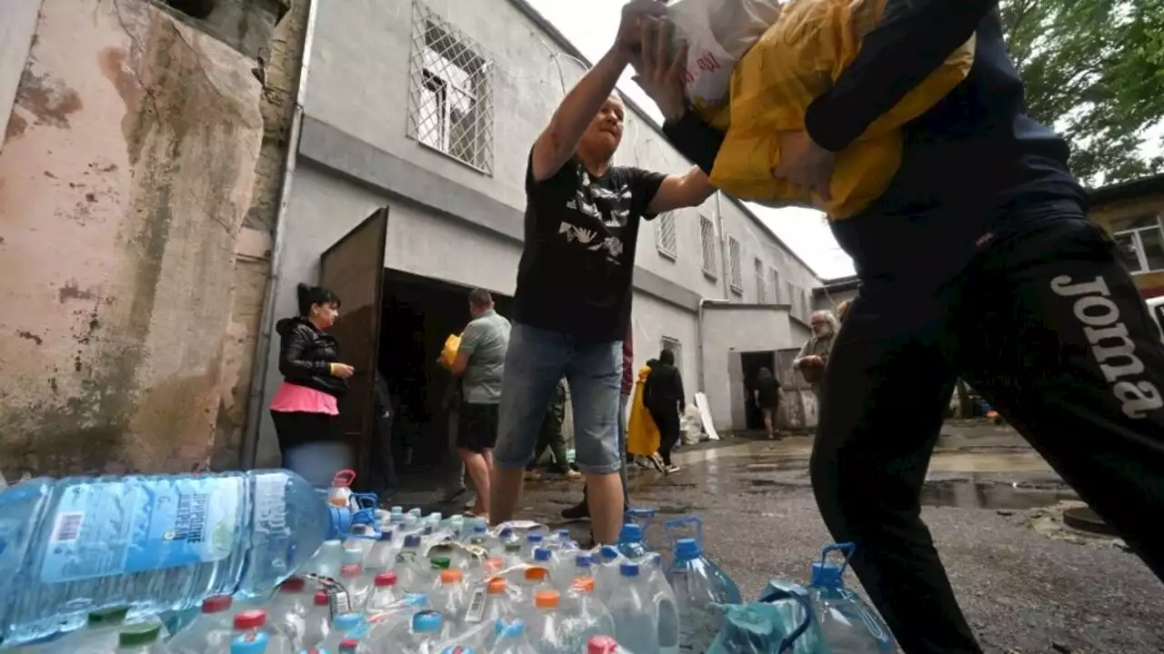 Guerre en Ukraine: à Kherson, les volontaires mobilisés pour répondre à l'urgence humanitaire