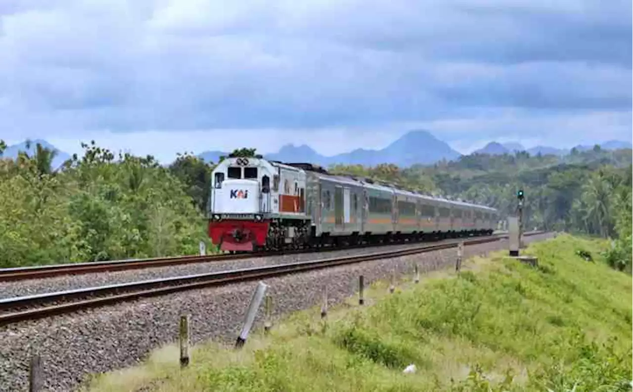 Masyarakat Sambut Baik Aturan Tak Wajib Maskeran saat Naik Kereta Api