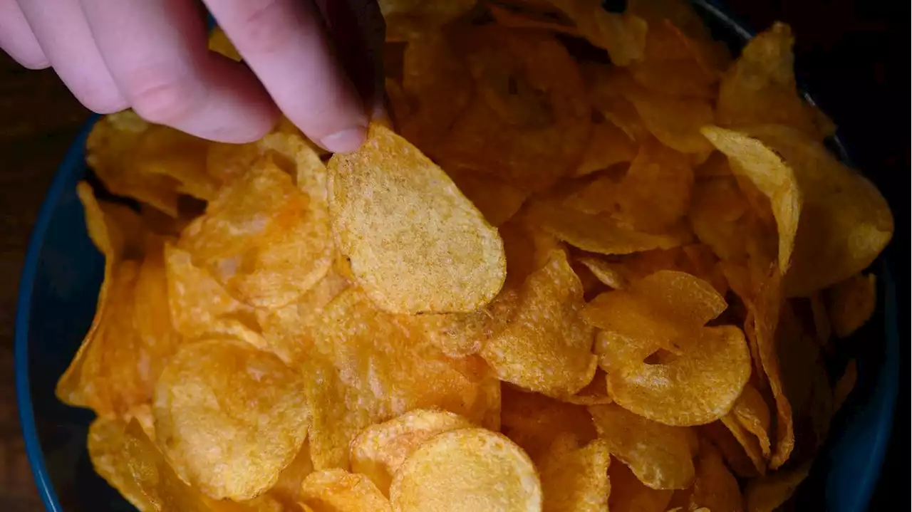 Irreführende Kennzeichnung: Verbraucherzentrale warnt vor Palmöl-Täuschung bei Chips und Pommes