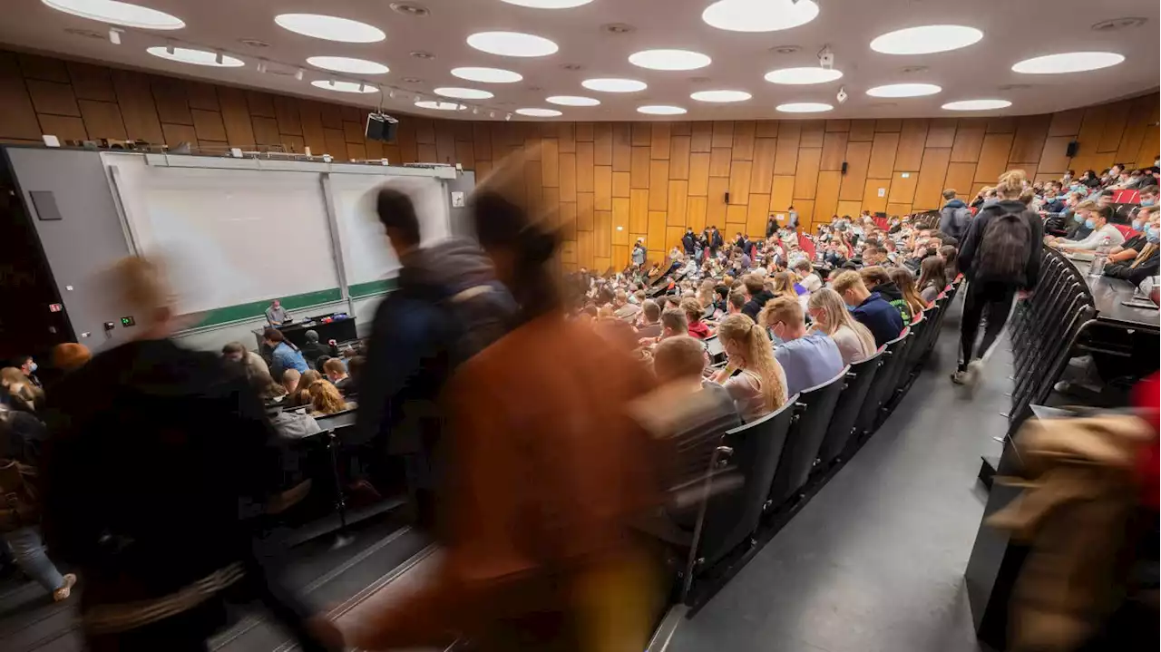 Weniger als im bundesweiten Schnitt: Ein Viertel der Studierenden in Brandenburg wohnt bei Eltern