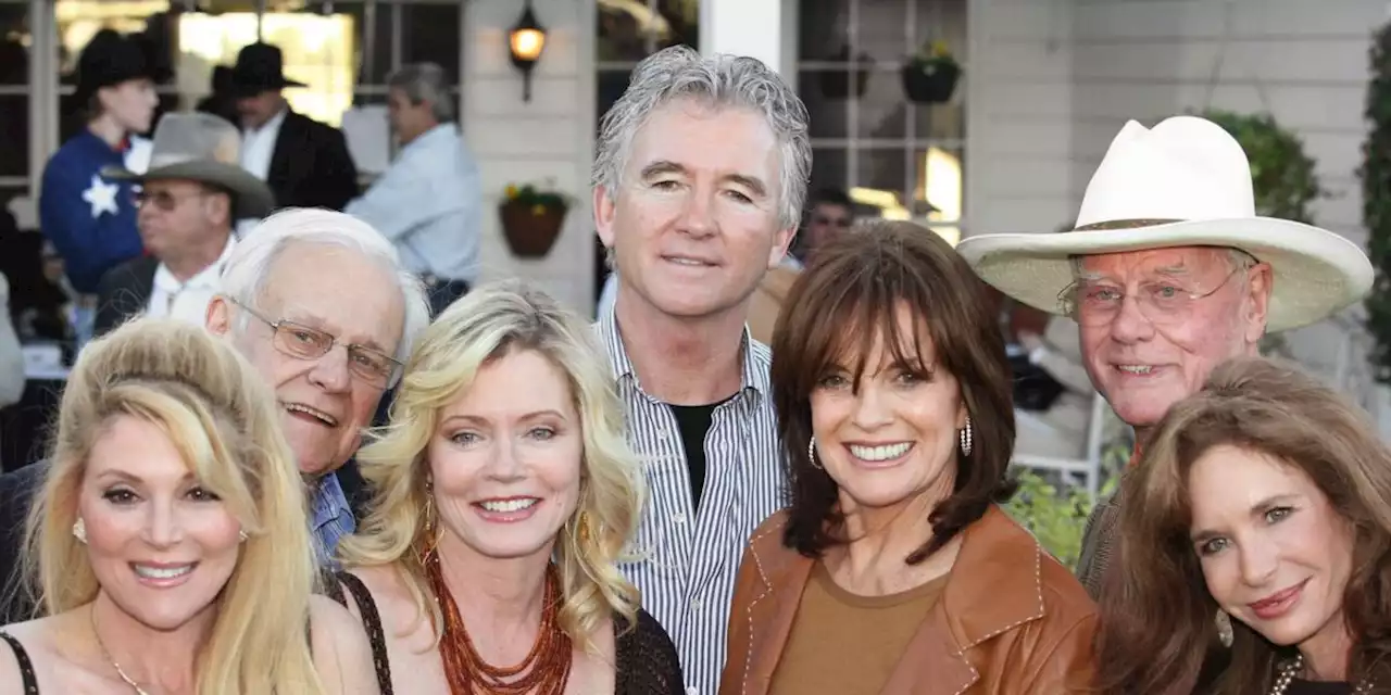 Dallas : Patrick Duffy, Linda Gray, Charlene Tilton, Audrey Landers... Tous réunis pour les 45 ans de la série, ils dévoilent une photo évènement !