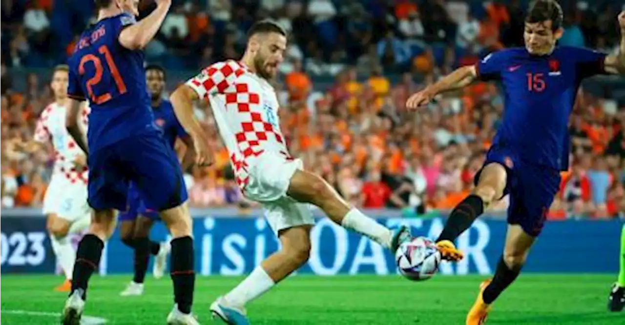 Croatia stun hosts Netherlands