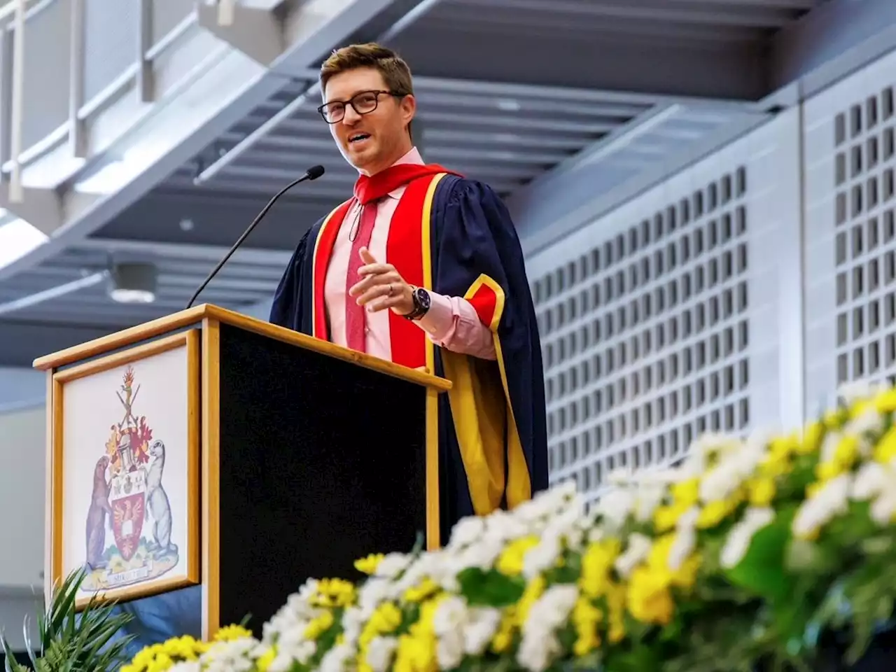 Kyle Dubas tells Brock grads never doubt a job you love