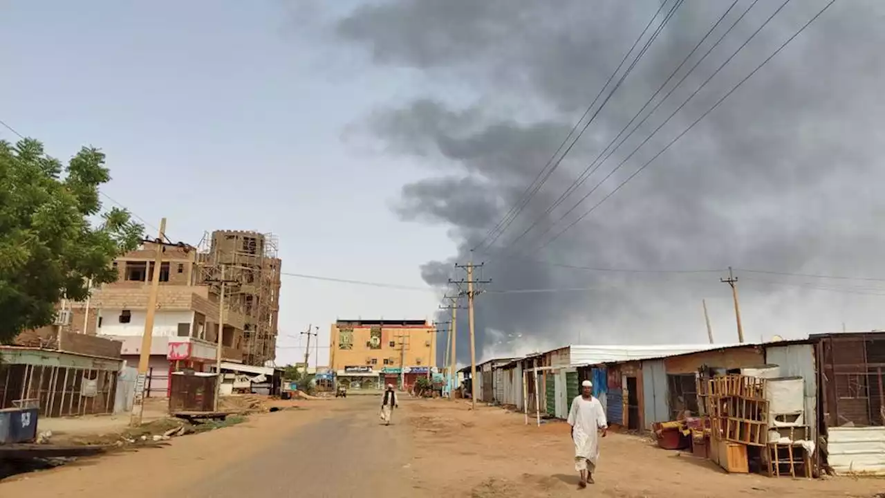 تواصل القتال في مدن غربي السودان وأكثر من مليوني نازح جراء الاشتباكات