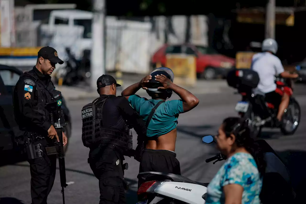 PM morre após ser baleado no Complexo do Alemão, no Rio