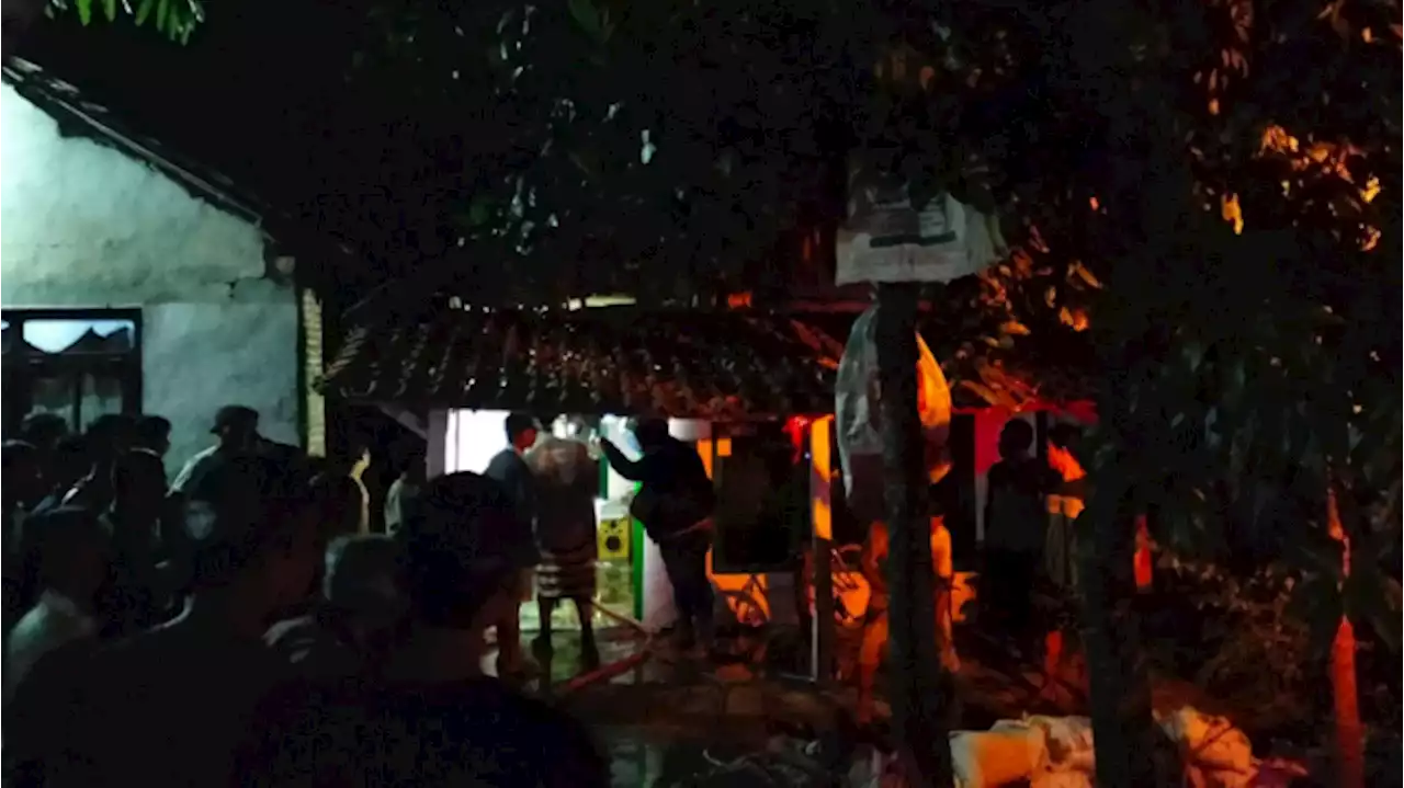 Akibat Konsleting Listrik, Rumah di Jombang Terbakar