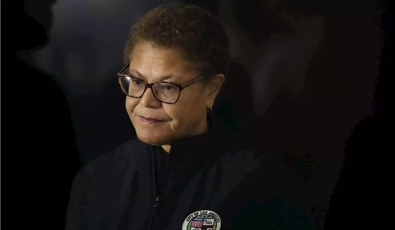 Los Angeles Mayor Karen Bass calls Texas migrant but stunt ‘dispicable’