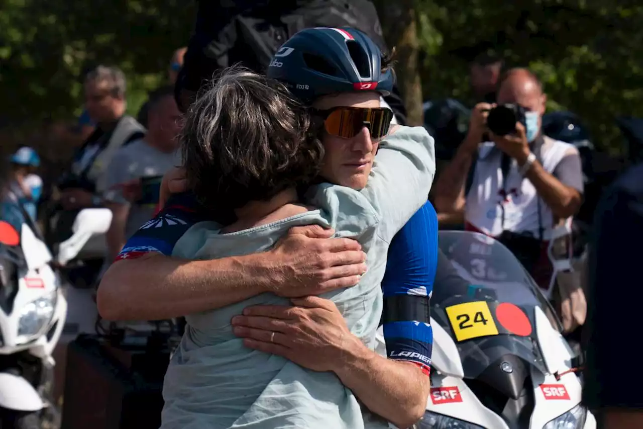 Tour de Suisse: Gedenkfahrt für Radprofi Gino Mäder