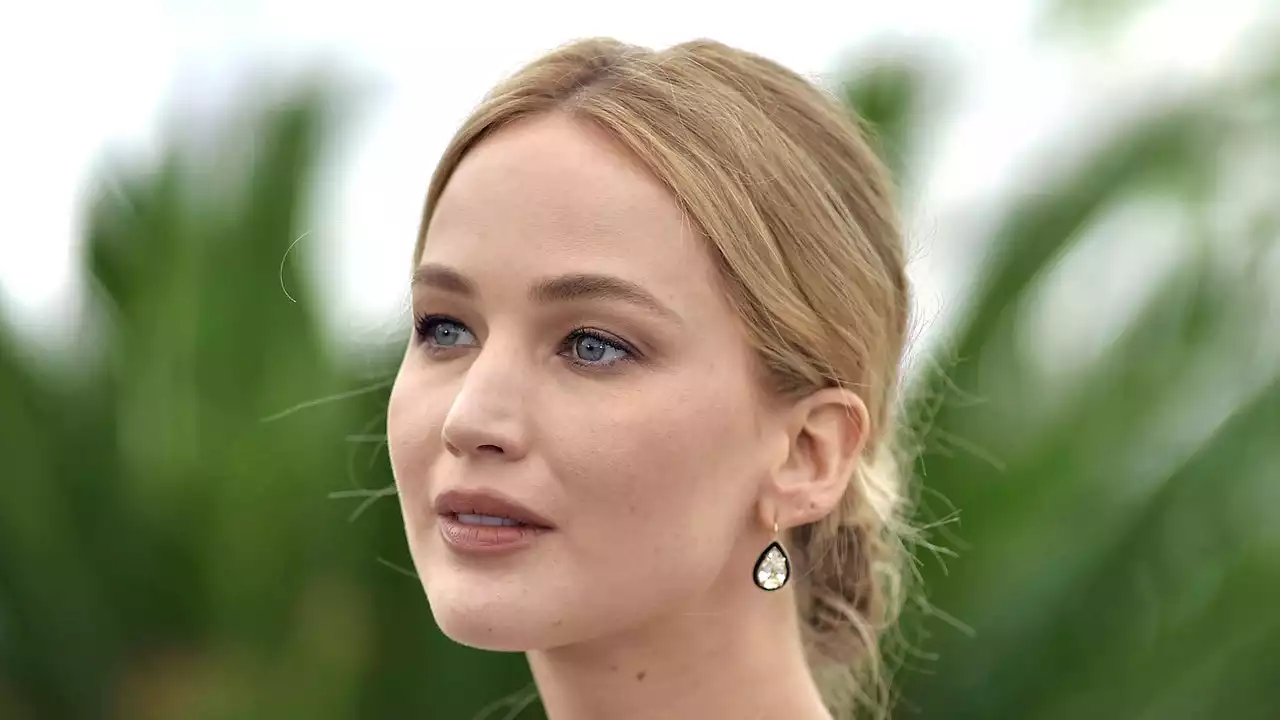 Jennifer Lawrence's Ponytail Is So Flawless It Must Have Been Generated by AI