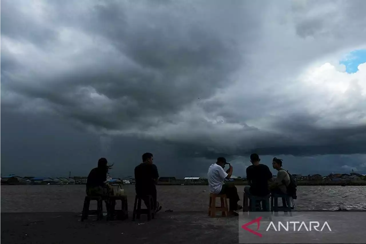 Hujan berpotensi guyur sejumlah kota besar di Indonesia